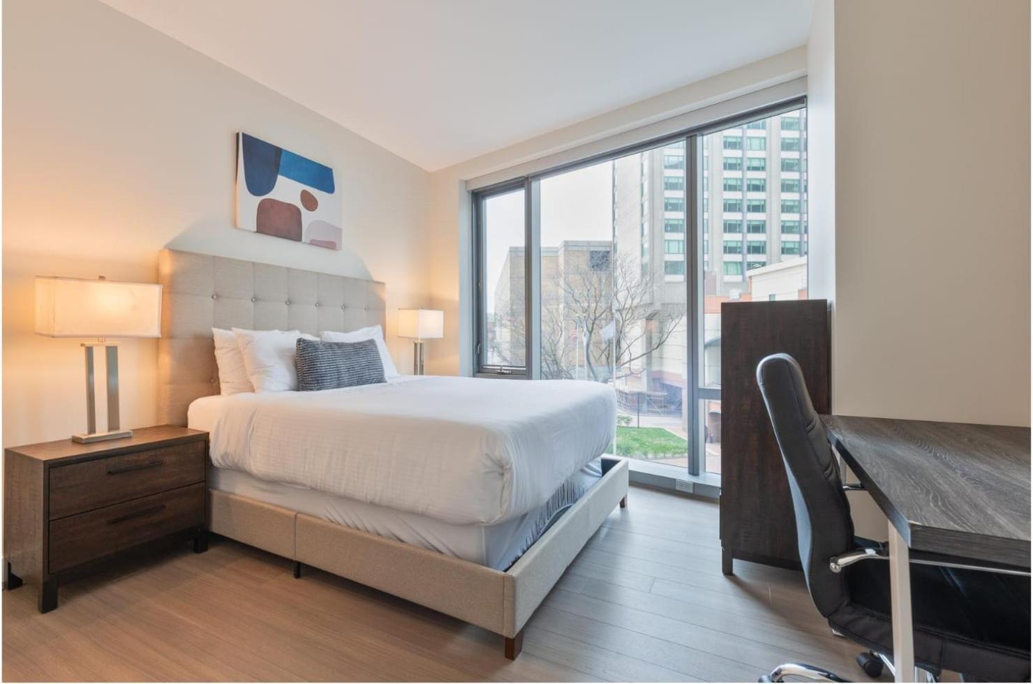 Spacious In Back Bay *