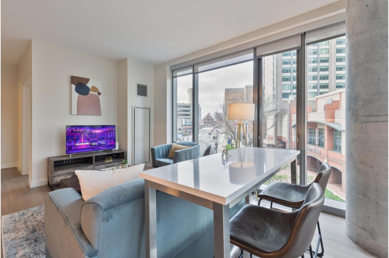Spacious In Back Bay Boston