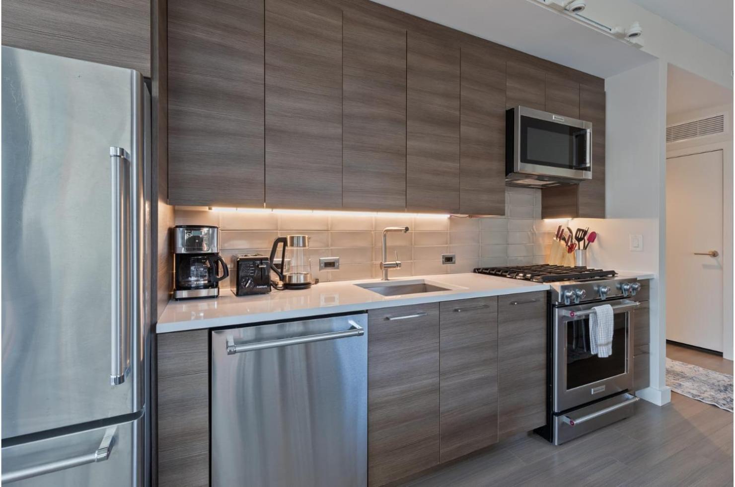 Spacious In Back Bay Apartment